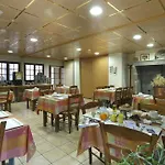 Logis Relais Des Puys Ξενοδοχείο 3*
