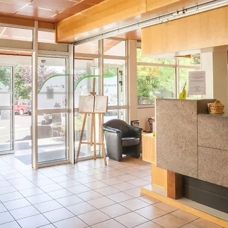 Hotel Logis Relais Des Puys 3*