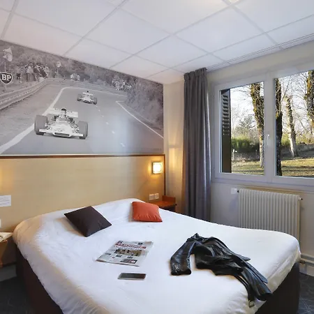 Logis Relais Des Puys Hotel