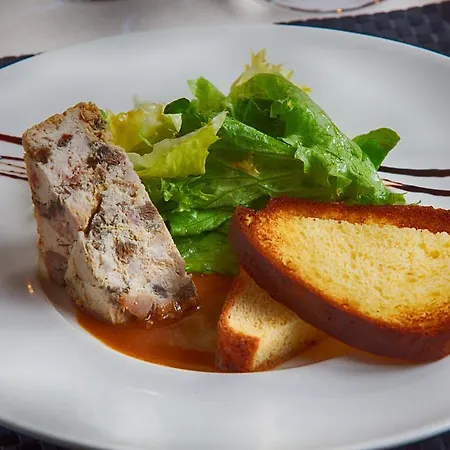 Отель Logis Relais Des Puys 3*