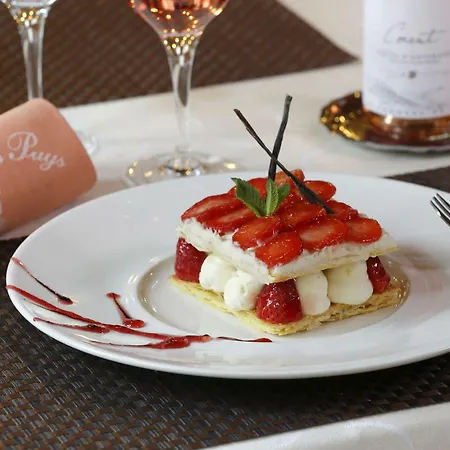 Hotel Logis Relais Des Puys