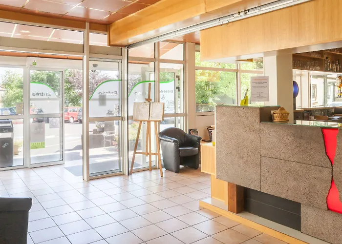 Hotel Logis Relais Des Puys 3*