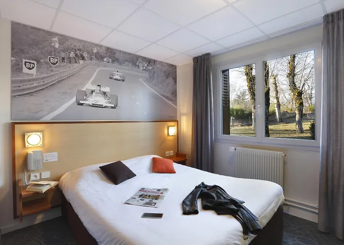 Logis Relais Des Puys Hotel