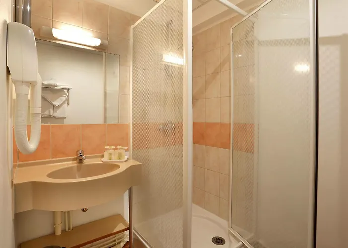 Logis Relais Des Puys Hotel 3*