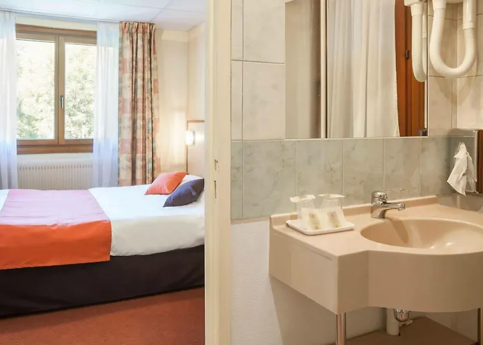 Logis Relais Des Puys Hotel 3*